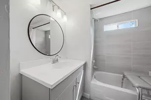 1824 Huckleberry Ln, Sycamore, IL 60178 - Photo 8