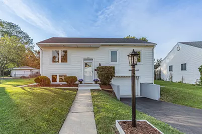 424 Mark Avenue, Glendale Heights, IL 60139 - Photo 2