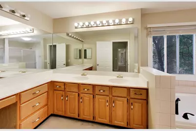 861 W Dorset Avenue, Palatine, IL 60067 - Photo 16