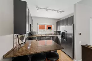 1889 Maple Ave, Evanston, IL 60201 - Photo 10