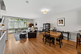 1889 Maple Ave, Evanston, IL 60201 - Photo 4