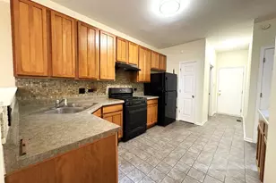184 Southwicke Dr, Streamwood, IL 60107 - Photo 6
