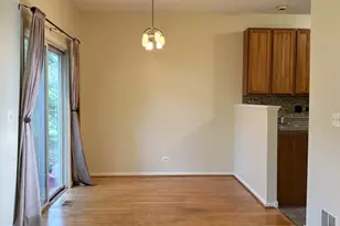 184 Southwicke Dr, Streamwood, IL 60107 - Photo 4