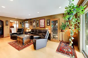 4540 N Linder Ave, Chicago, IL 60630 - Photo 2