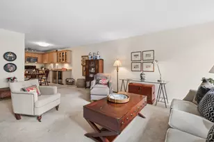 260 E Chestnut St, Chicago, IL 60611 - Photo 10