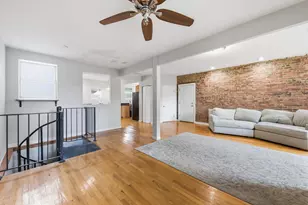 1425 E 68th St, Chicago, IL 60637 - Photo 4