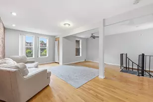 1425 E 68th St, Chicago, IL 60637 - Photo 8