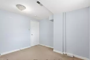 1425 E 68th St, Chicago, IL 60637 - Photo 16