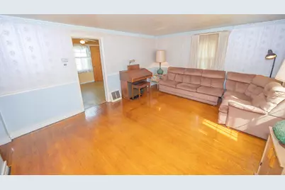 1613 Glenwood Avenue, Joliet, IL 60435 - Photo 2