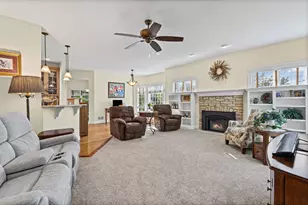 601 Edelweiss Dr, Antioch, IL 60002 - Photo 4