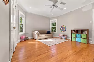 2940 W Greenleaf Ave, Chicago, IL 60645 - Photo 14
