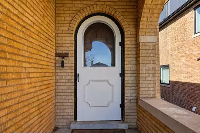 2940 W Greenleaf Avenue, Chicago, IL 60645 - Photo 2