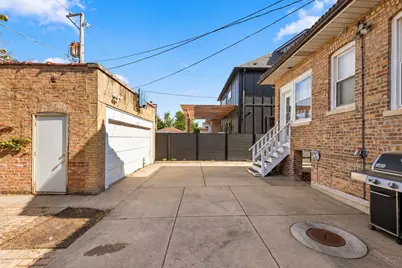 2940 W Greenleaf Avenue, Chicago, IL 60645 - Photo 32