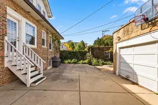 2940 W Greenleaf Ave, Chicago, IL 60645 - Photo 30