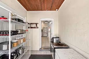 2940 W Greenleaf Ave, Chicago, IL 60645 - Photo 8