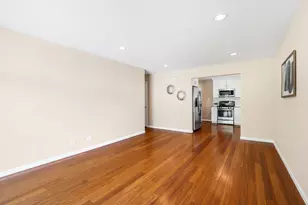 340 James Ave, Mundelein, IL 60060 - Photo 8