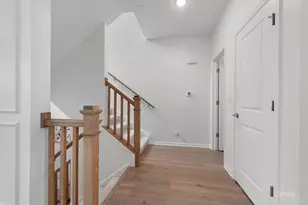 230 Timberleaf Cir, Roselle, IL 60172 - Photo 14