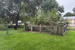 2211 Deets Rd, Sterling, IL 61081 - Photo 12