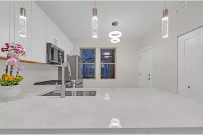 3923 W Ainslie Street #2, Chicago, IL 60625 - Photo 8