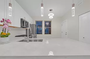 3923 W Ainslie St, Chicago, IL 60625 - Photo 8