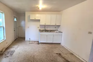 168 W 156th Pl, Harvey, IL 60426 - Photo 6