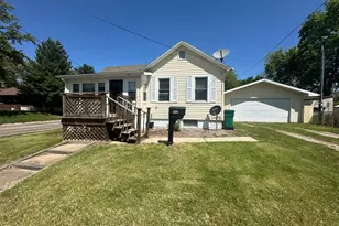 102 E Grove St, Streator, IL 61364 - Photo 2