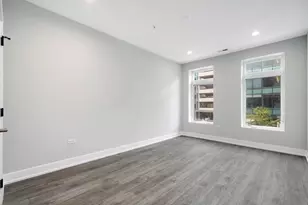 825 E 61st St, Chicago, IL 60637 - Photo 10