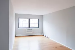 2828 N Cambridge Ave, Chicago, IL 60657 - Photo 2