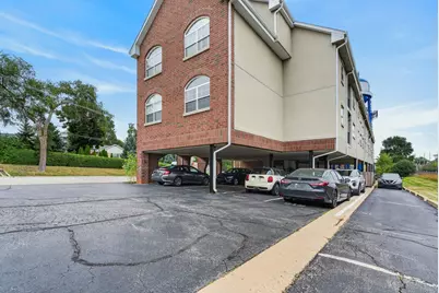 245 Burlington Avenue #201, Clarendon Hills, IL 60514 - Photo 4