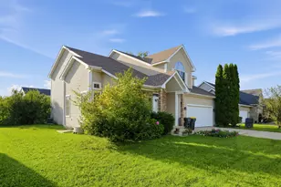 315 Stearn Dr, Genoa, IL 60135 - Photo 2