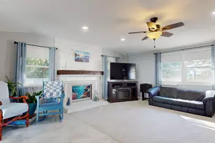 42W701 Star Ln, Sugar Grove, IL 60554 - Photo 6