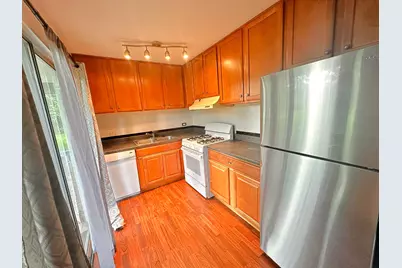 8 Gant Circle #D, Streamwood, IL 60107 - Photo 4
