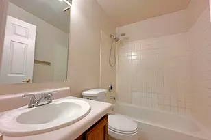 8 Gant Circle, Streamwood, IL 60107 - Photo 10