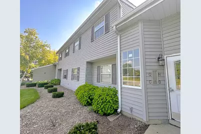8 Gant Circle #D, Streamwood, IL 60107 - Photo 1