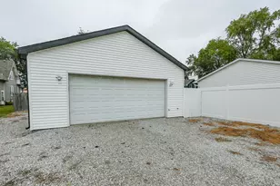 136 N Oak St, Manteno, IL 60950 - Photo 36