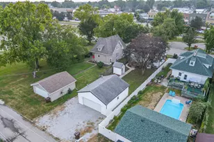 136 N Oak St, Manteno, IL 60950 - Photo 40