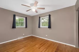 5798 Pershing Ave, Downers Grove, IL 60516 - Photo 12