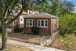10721 S Prairie Ave, Chicago, IL 60628 - Photo 30
