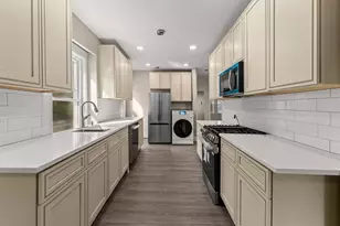 10721 S Prairie Ave, Chicago, IL 60628 - Photo 8