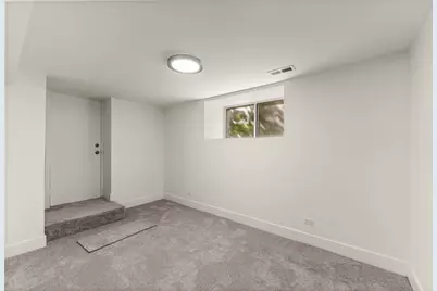 10721 S Prairie Avenue, Chicago, IL 60628 - Photo 20