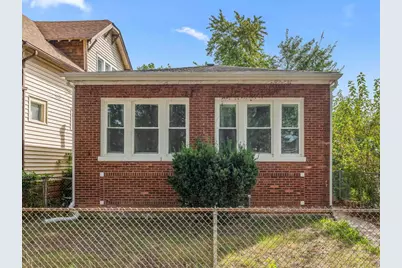 10721 S Prairie Avenue, Chicago, IL 60628 - Photo 2