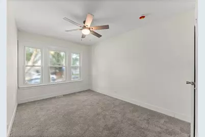 10721 S Prairie Avenue, Chicago, IL 60628 - Photo 14
