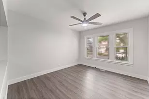 10721 S Prairie Ave, Chicago, IL 60628 - Photo 6