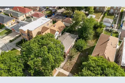 10721 S Prairie Avenue, Chicago, IL 60628 - Photo 32