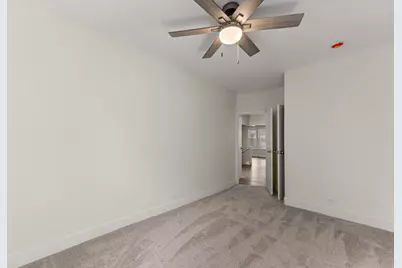 10721 S Prairie Avenue, Chicago, IL 60628 - Photo 16