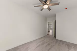 10721 S Prairie Ave, Chicago, IL 60628 - Photo 16