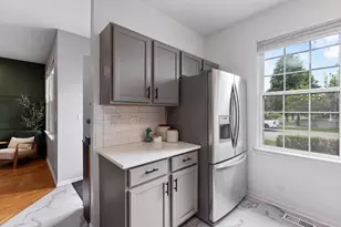 43 N Palazzo Dr, Addison, IL 60101 - Photo 4