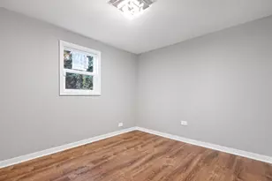 10231 S Rhodes Ave, Chicago, IL 60628 - Photo 18