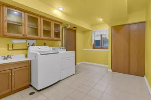 1023 S Lancaster St, Mount Prospect, IL 60056 - Photo 18