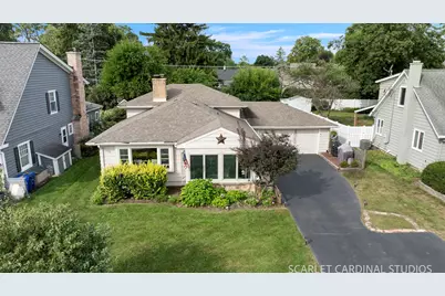 1210 S Gables Boulevard, Wheaton, IL 60189 - Photo 2